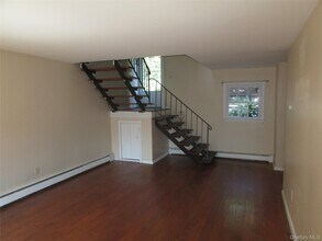 28 Alpine Dr in Wappingers Falls, NY - Building Photo - Building Photo
