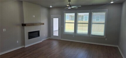 5906 SW Coywolf St in Bentonville, AR - Building Photo - Building Photo