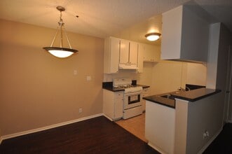 11505 Riverside Dr in Los Angeles, CA - Building Photo - Building Photo