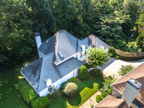 1050 Shady Valley Pl NE in Atlanta, GA - Building Photo - Building Photo
