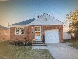 7470 Lanier Dr in Middleburg Heights, OH - Building Photo