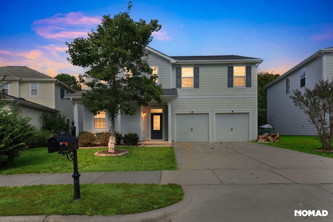 241 Seymour Pl in Cary, NC - Building Photo