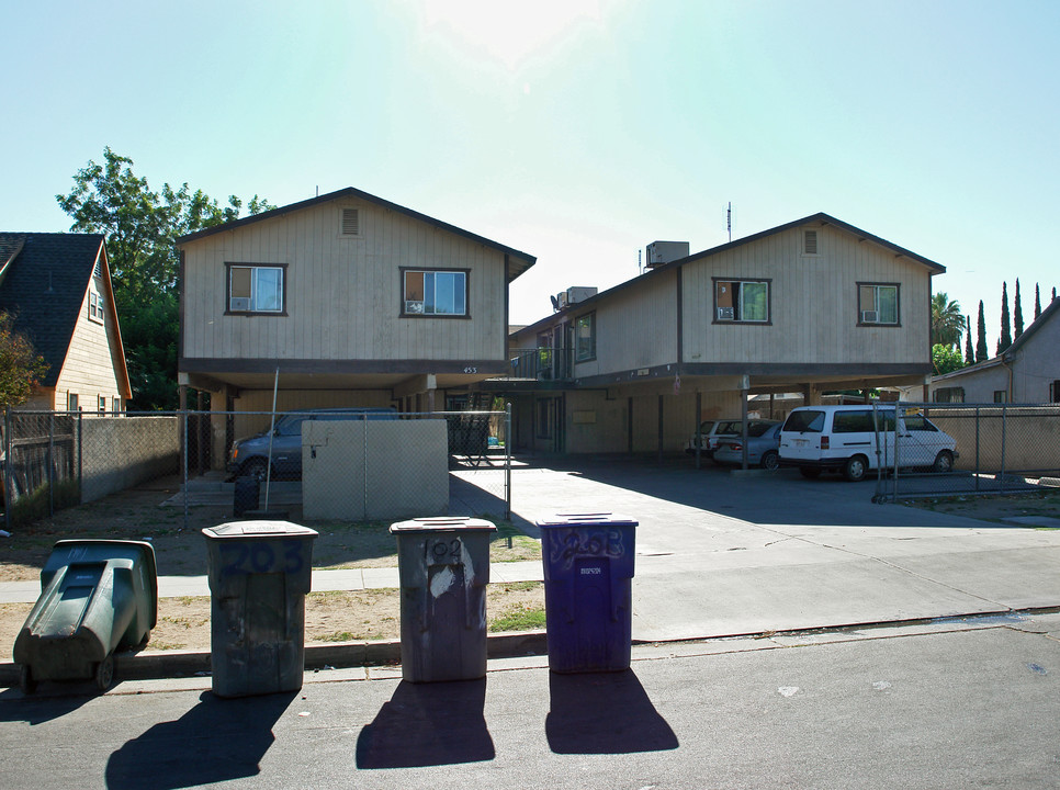 453 S Backer Ave in Fresno, CA - Building Photo