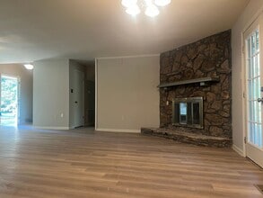 1211 Essex Ln in Sherwood, AR - Building Photo - Building Photo