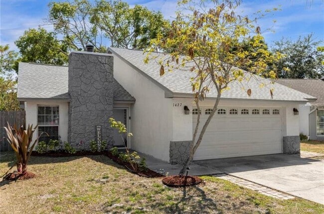 property at 1427 La Paloma Cir