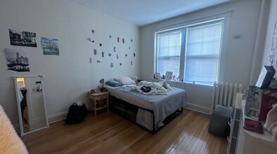 8 Alton Pl, Unit 5 in Brookline, MA - Foto de edificio - Building Photo