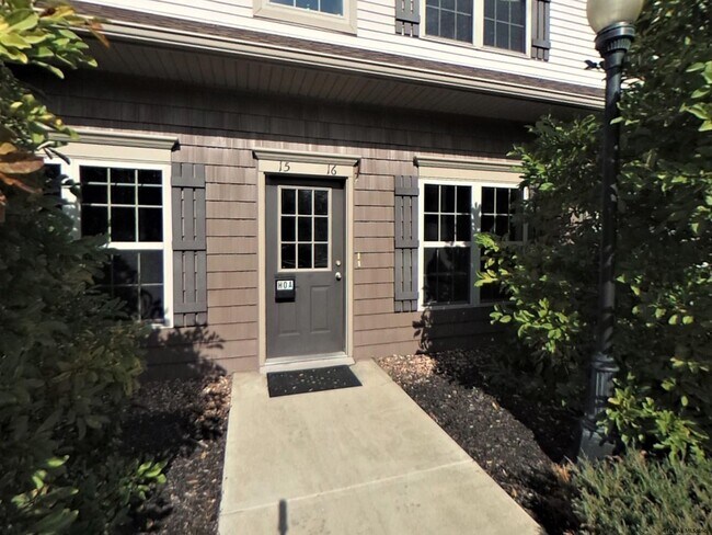 15 Lancaster Pl in Ballston Spa, NY - Building Photo - Building Photo