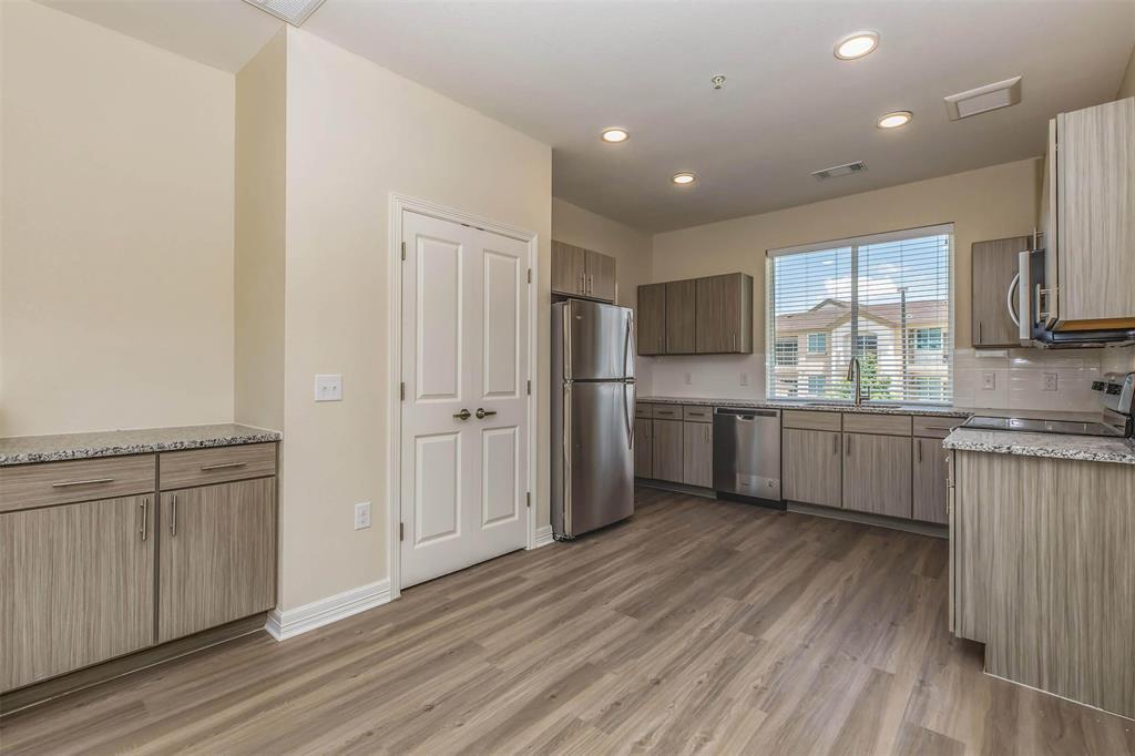 1201 W Whitestone Blvd in Cedar Park, TX - Building Photo