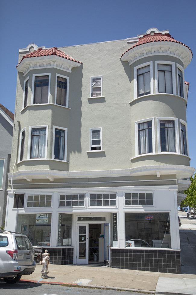 886 Noe in San Francisco, CA - Building Photo - Other