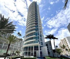 480 NE 30th St in Miami, FL - Building Photo