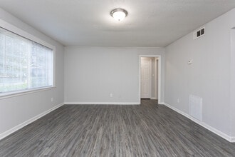 Water Oak Village in Forest Park, GA - Foto de edificio - Interior Photo