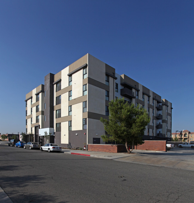 Arbor on Date in Lancaster, CA - Foto de edificio - Building Photo