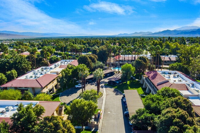 2812 N Auburn Ct in Palm Springs, CA - Building Photo - Building Photo