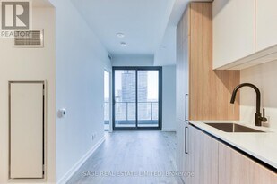35 Parliament St in Toronto, ON - Building Photo