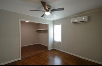 917 W Della St in Springfield, MO - Building Photo - Building Photo