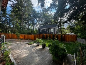 14339 22nd Ave NE in Seattle, WA - Building Photo - Building Photo