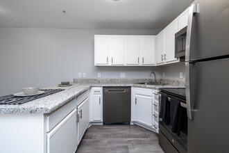 Icon on Midvale in Tucson, AZ - Building Photo - Interior Photo