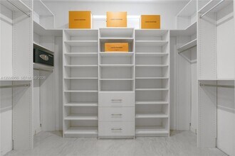 2889 SW 33rd Ave in Miami, FL - Building Photo - Building Photo