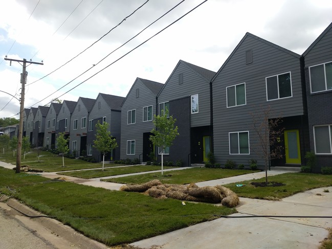 Ames Row Houses in Omaha, NE - Building Photo - Building Photo