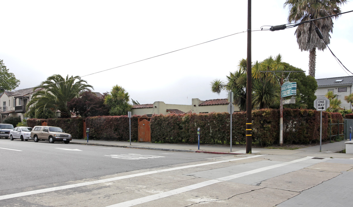 Beach Hill Court in Santa Cruz, CA - Foto de edificio