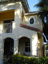 2888 Hidden Hills Rd-Unit -901 in Royal Palm Beach, FL - Building Photo - Building Photo