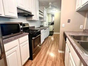 1980 Selmarten Rd in Aurora, IL - Building Photo - Building Photo