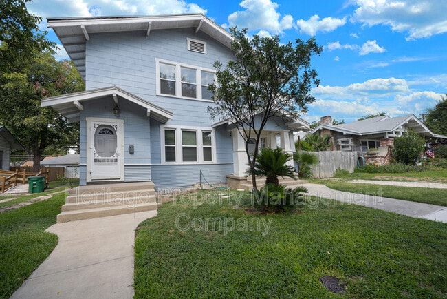property at 1107 W Mistletoe Ave