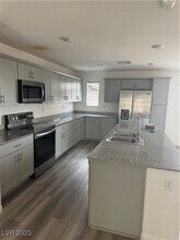 2823 Kona Blue Ln in Las Vegas, NV - Building Photo - Building Photo
