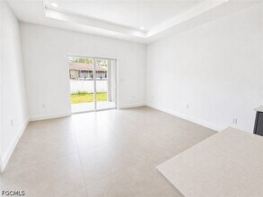 8753 Buckingham Rd in Ft. Myers, FL - Building Photo - Building Photo