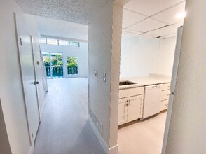 1100 Turner St-Unit -202 in Clearwater, FL - Building Photo - Building Photo
