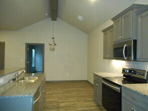 2026 102nd St in Lubbock, TX - Building Photo - Building Photo