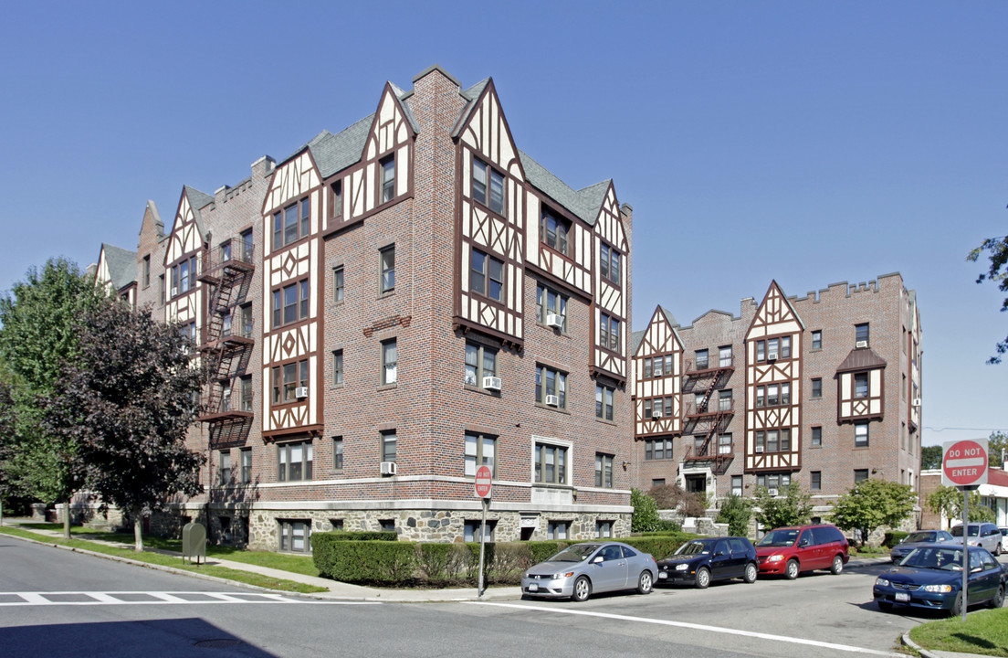 Evelyn Court Apartment in Mamaroneck, NY - Foto de edificio