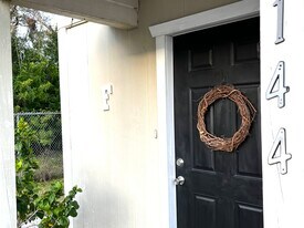 144 Douglas Rd W in Oldsmar, FL - Building Photo