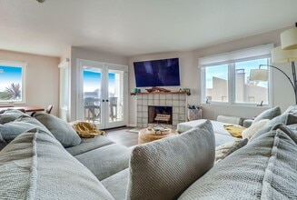 110 S Guadalupe Ave in Redondo Beach, CA - Building Photo - Building Photo