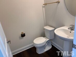 108 Avery Glenn Way in Fuquay Varina, NC - Building Photo - Building Photo