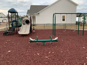 425 Live Oak Dr in Oxford, MS - Building Photo - Building Photo