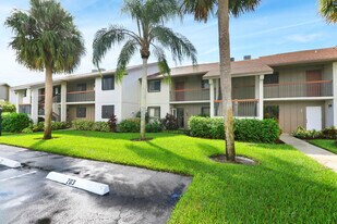 1600 NE Dixie Hwy in Jensen Beach, FL - Building Photo