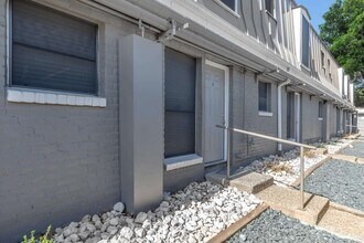 Morgan Manor Apartments in San Antonio, TX - Building Photo - Building Photo