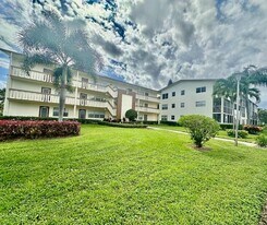 244 Mansfield F in Boca Raton, FL - Building Photo