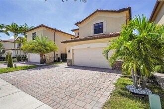 10072 NW 87th Terrace in Doral, FL - Building Photo - Building Photo