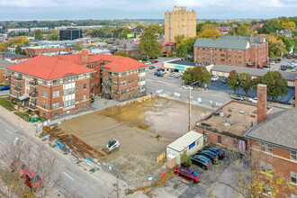 Highland Place in Omaha, NE - Building Photo - Building Photo