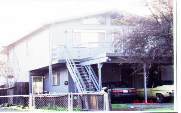 321 Main St in Cloverdale, CA - Building Photo