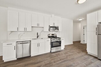 3058 W Cortland St in Chicago, IL - Building Photo - Building Photo