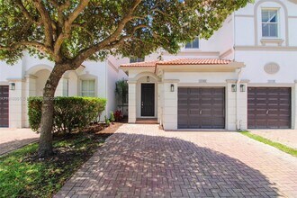 8144 NW 107th Path in Miami, FL - Building Photo - Building Photo