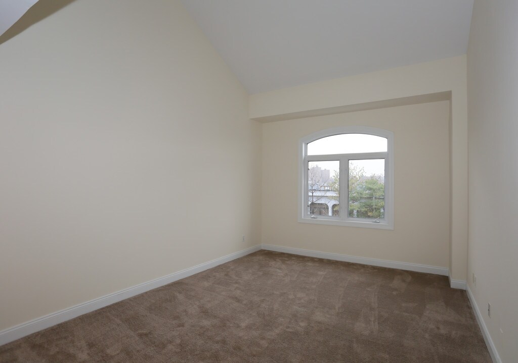 Mariner's Landing Apartments in Edgewater, NJ