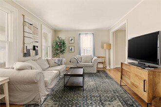 8 Carey St in Newport, RI - Building Photo - Building Photo