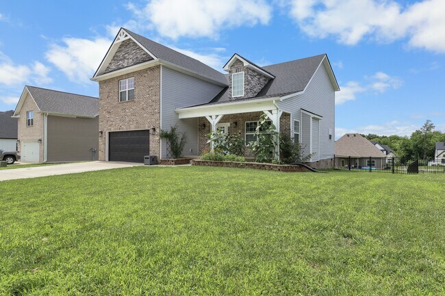 1314 Highgrove Ln in Clarksville, TN - Building Photo - Building Photo