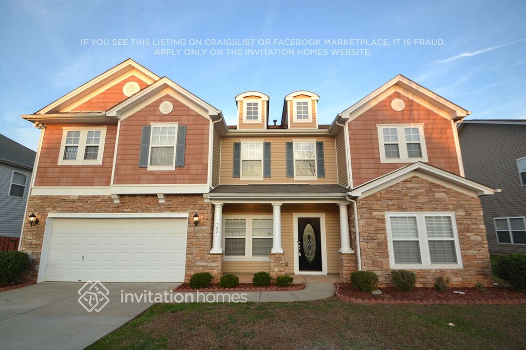 7621 Kuck Rd in Mint Hill, NC - Building Photo