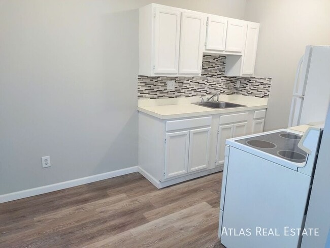 property at 960 W Moreno Ave