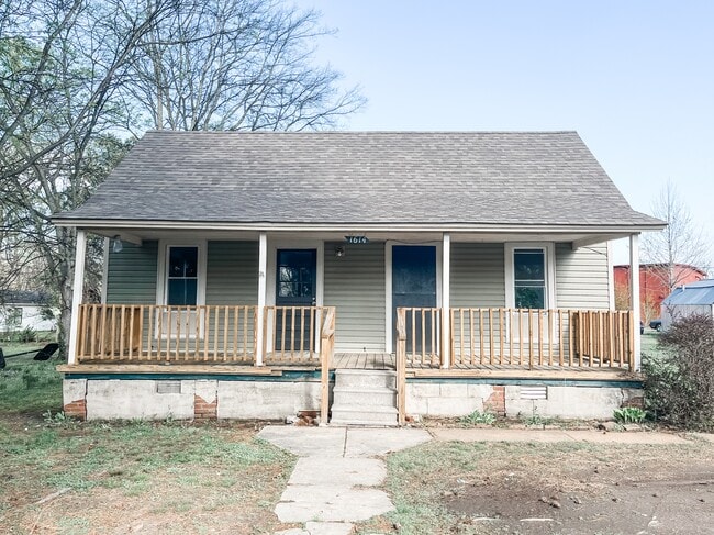 property at 1614 S College St